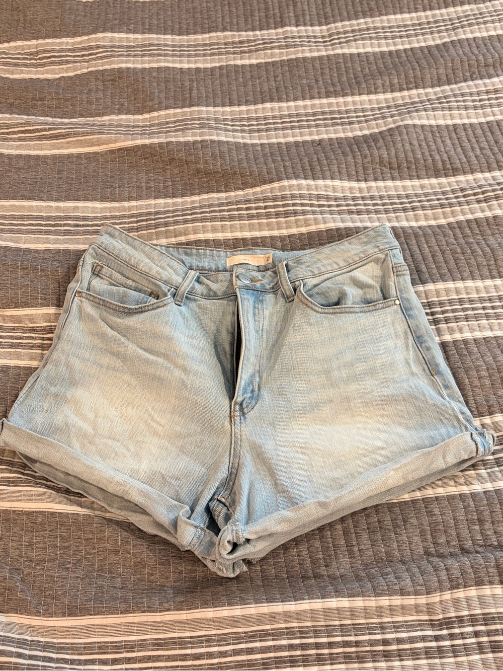 Tgla Light Blue Denim Roll-Hem Women’s 28”/8 Shorts